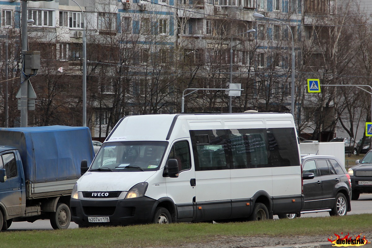 Москва, Нижегородец-2227UT (IVECO Daily) № В 207 АТ 178