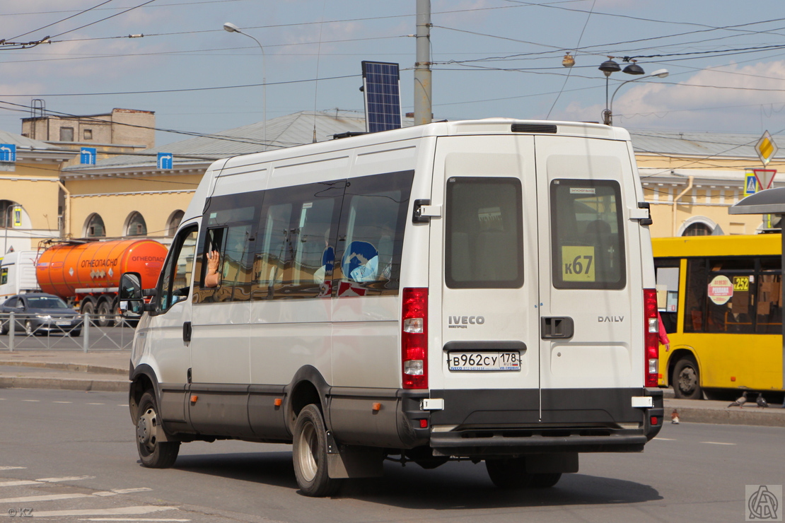 Санкт-Петербург, Нижегородец-2227UU (IVECO Daily) № В 962 СУ 178