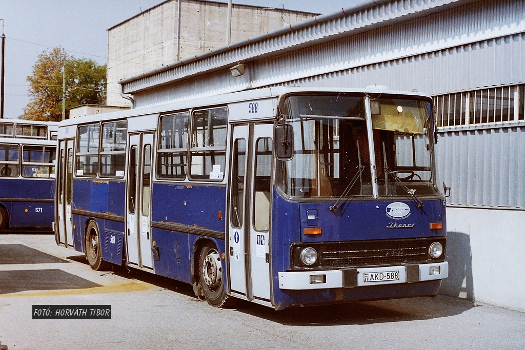 Венгрия, Ikarus 260.03 № AKD-588