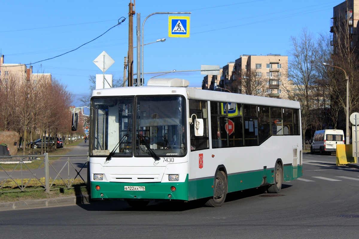 Sankt Petersburg, NefAZ-5299-30-32 Nr 7430