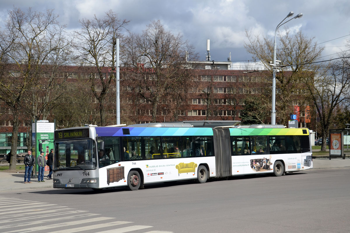 Литва, Volvo 7700A № 744