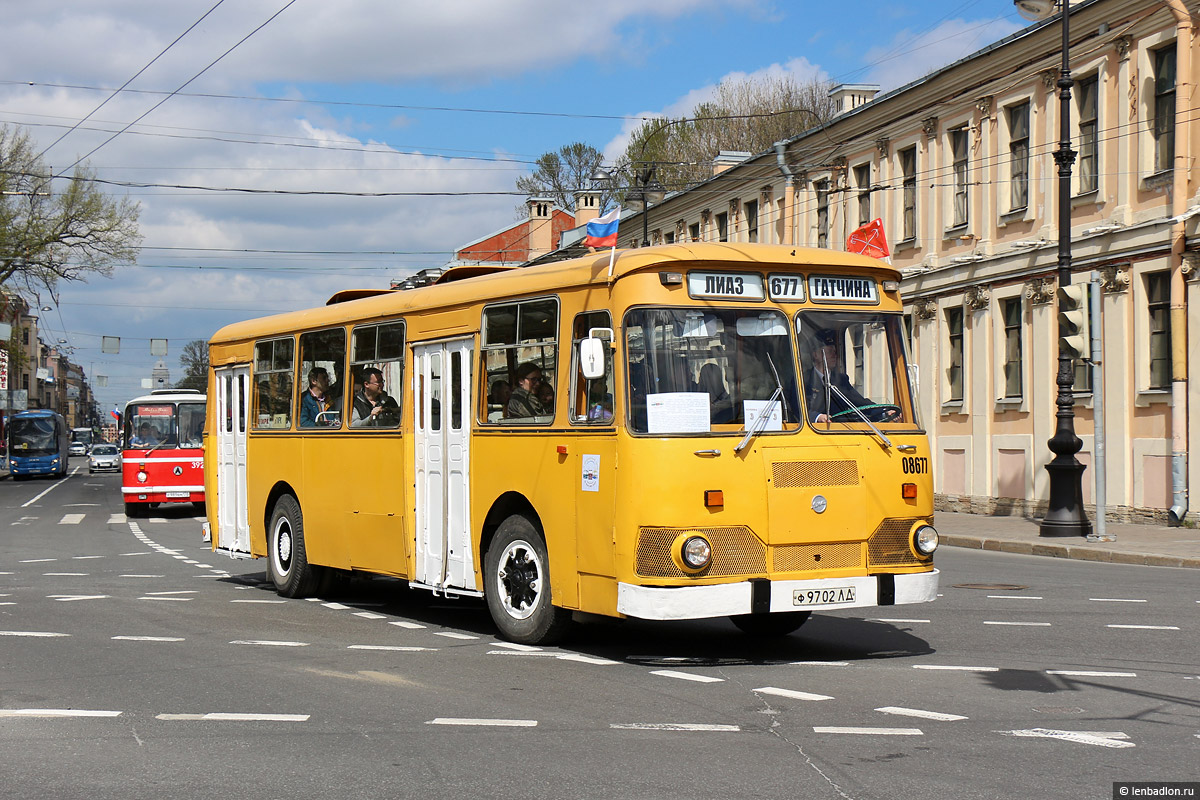 Petrohrad, LiAZ-677M č. 08677; Petrohrad — 3rd St. Petersburg parade of retro-transport, 21 May 2017