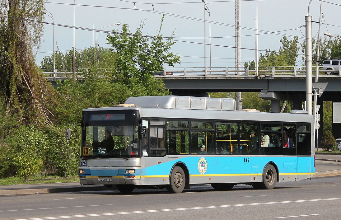 Алматы, Yutong ZK6120HGM № 142