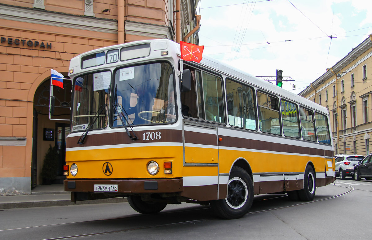 Санкт-Петербург, ЛАЗ-42021 № 1708; Санкт-Петербург — III Петербургский парад ретро-транспорта 21 мая 2017 г.