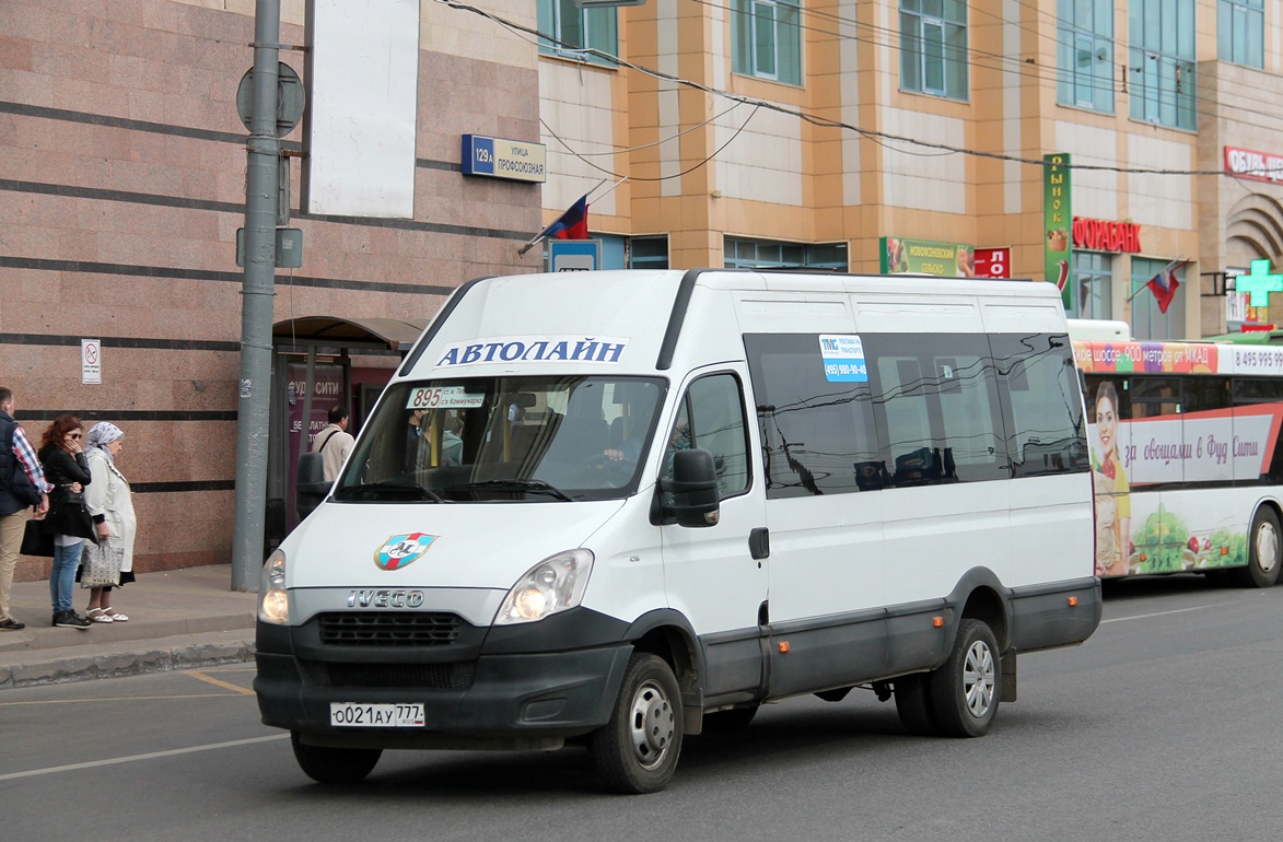 Москва, Нижегородец-2227UU (IVECO Daily) № О 021 АУ 777