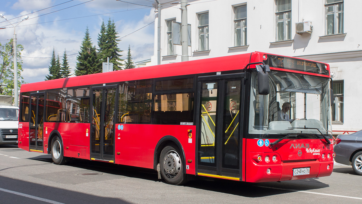 Красный автобус маршрутка. Автобус ЛИАЗ 5292 красный. Автобусы ЛИАЗ 5292 В Ярославле. ЛИАЗ 5292 Ярославль. ЛИАЗ 5292 низкопольный.