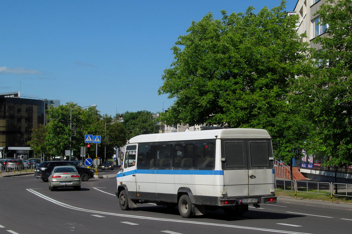 Литва, Mercedes-Benz T2 711D № DZF 673