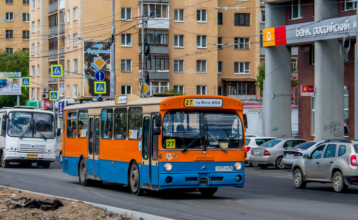 Свердловская область, Mercedes-Benz O305 № Т 017 СМ 96