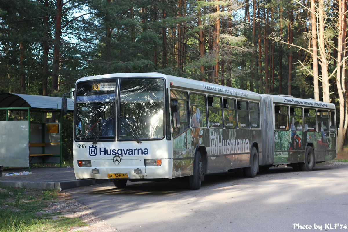 Obwód pskowski, Mercedes-Benz O345G Nr 693