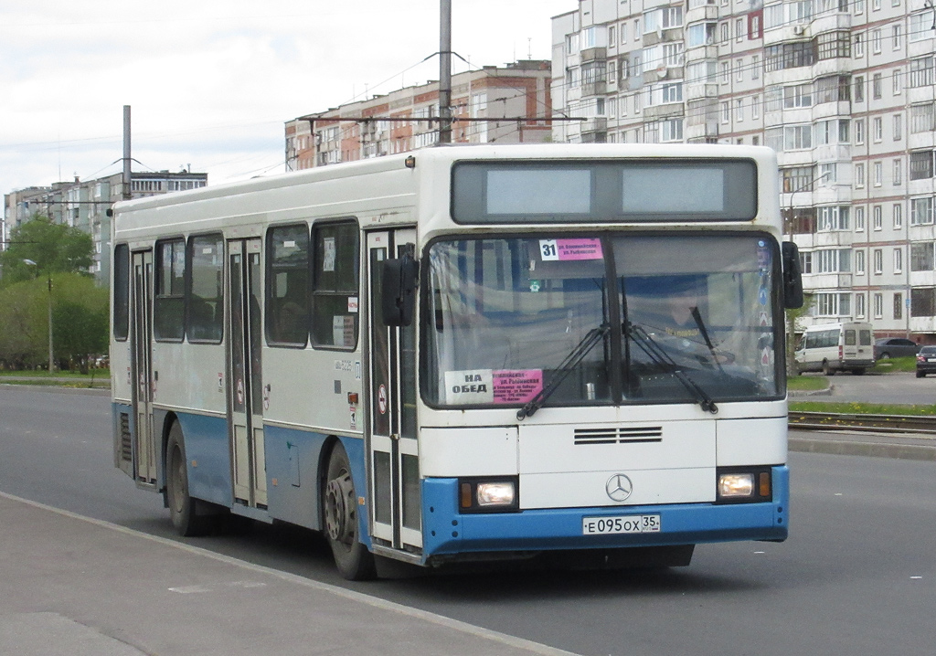 Вологодская область, ГолАЗ-АКА-52251 № Е 095 ОХ 35