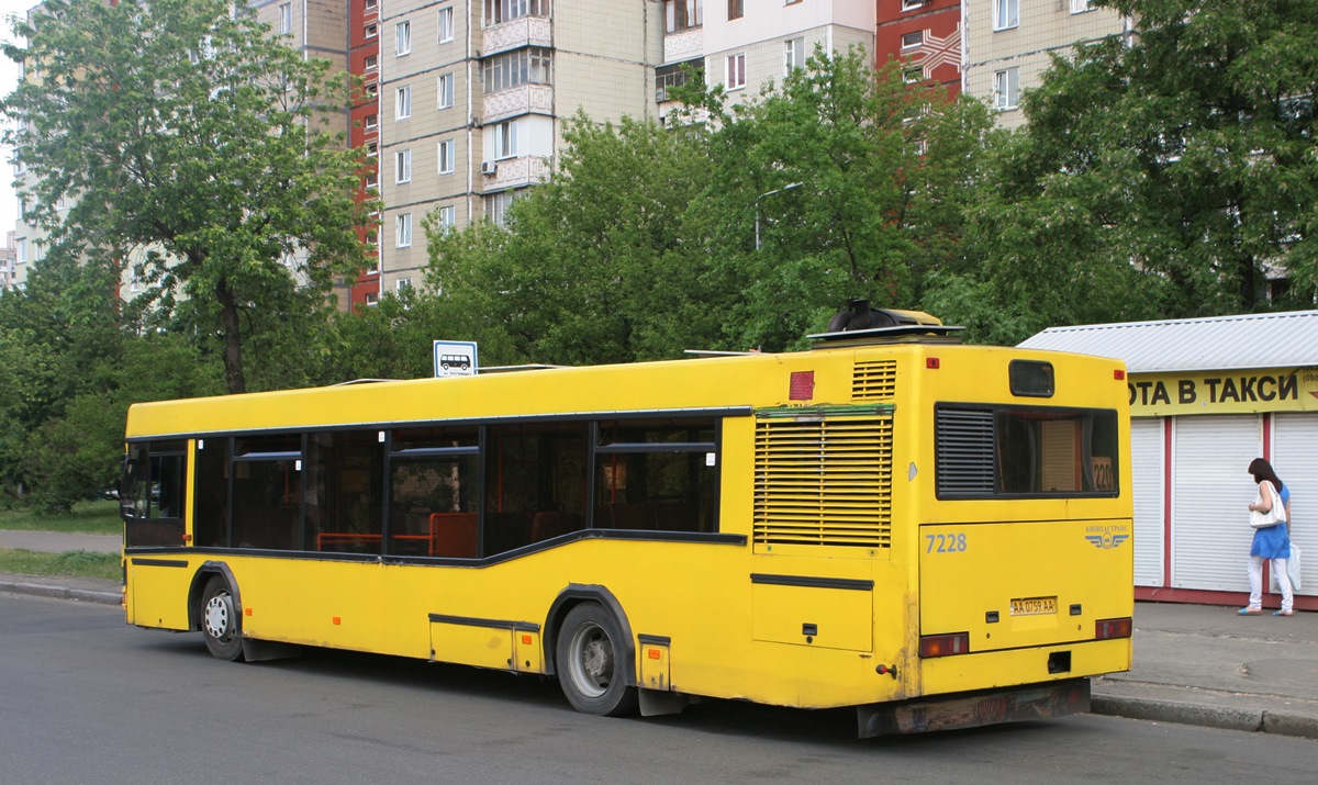 Kijów, MAZ-103.076 Nr 7228