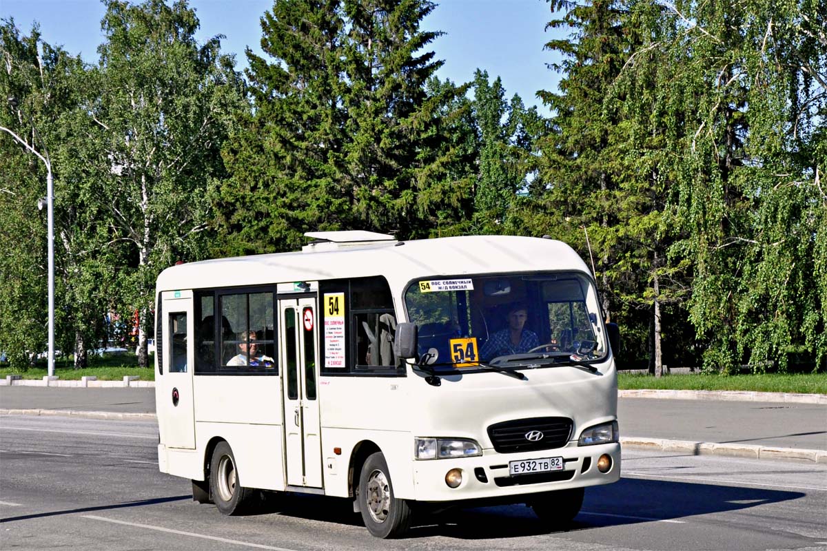 Алтайский край, Hyundai County SWB (РЗГА) № Е 932 ТВ 82