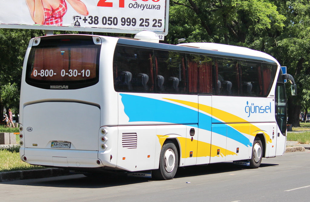 Киев, Neoplan P21 N2216SHD Tourliner SHD № AA 3329 MC