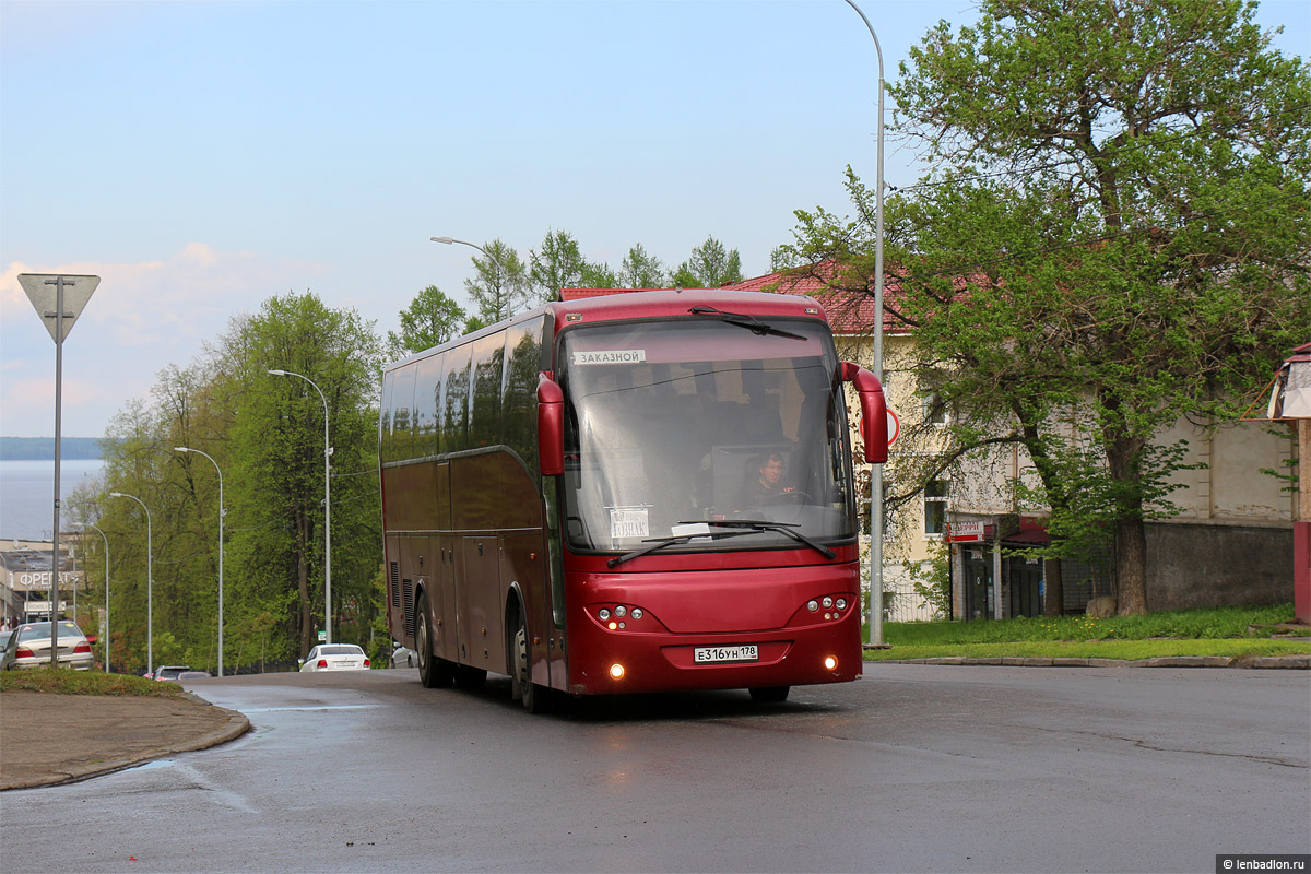 Sankt Petersburg, Jonckheere Mistral 70 Nr. Е 316 УН 178