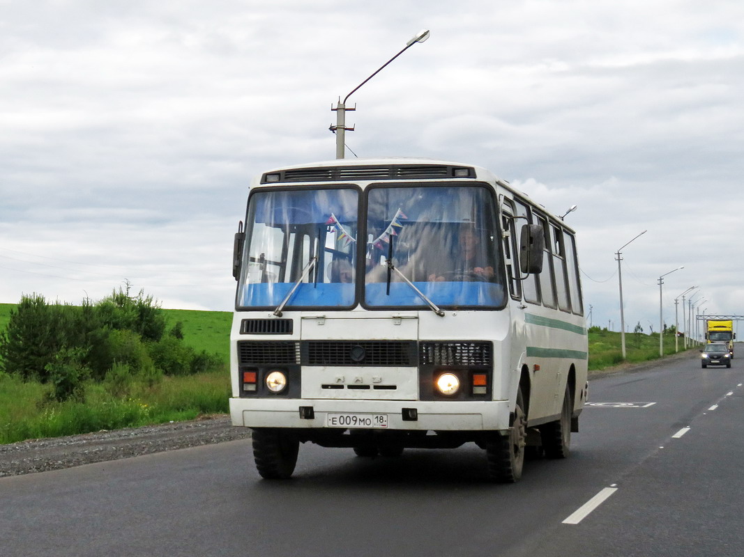 Удмуртия, ПАЗ-32054 № Е 009 МО 18