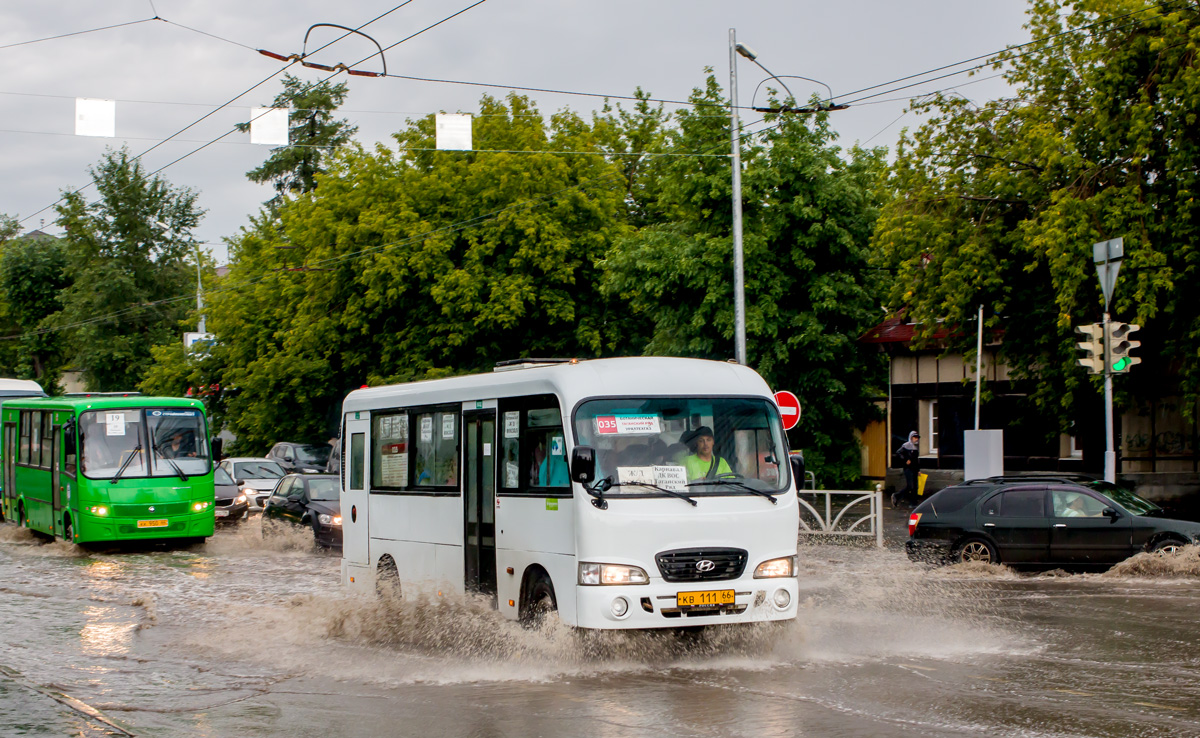 Свердловская область, Hyundai County LWB (ТагАЗ) № КВ 111 66