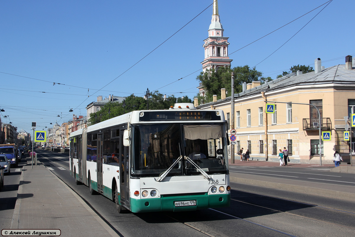 Szentpétervár, LiAZ-6213.20 sz.: 7368