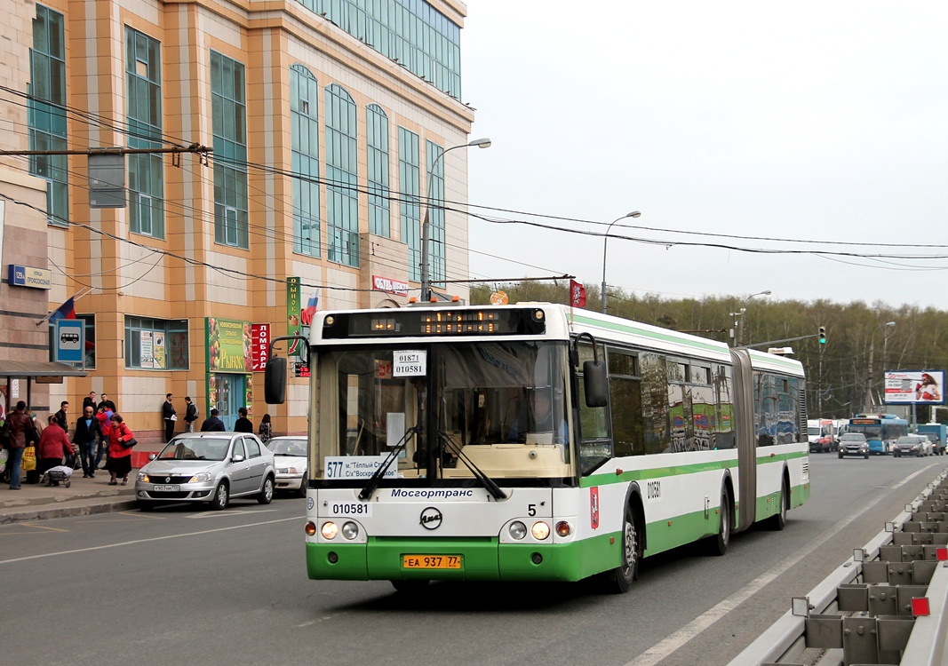 Moskau, LiAZ-6213.20 Nr. 010581