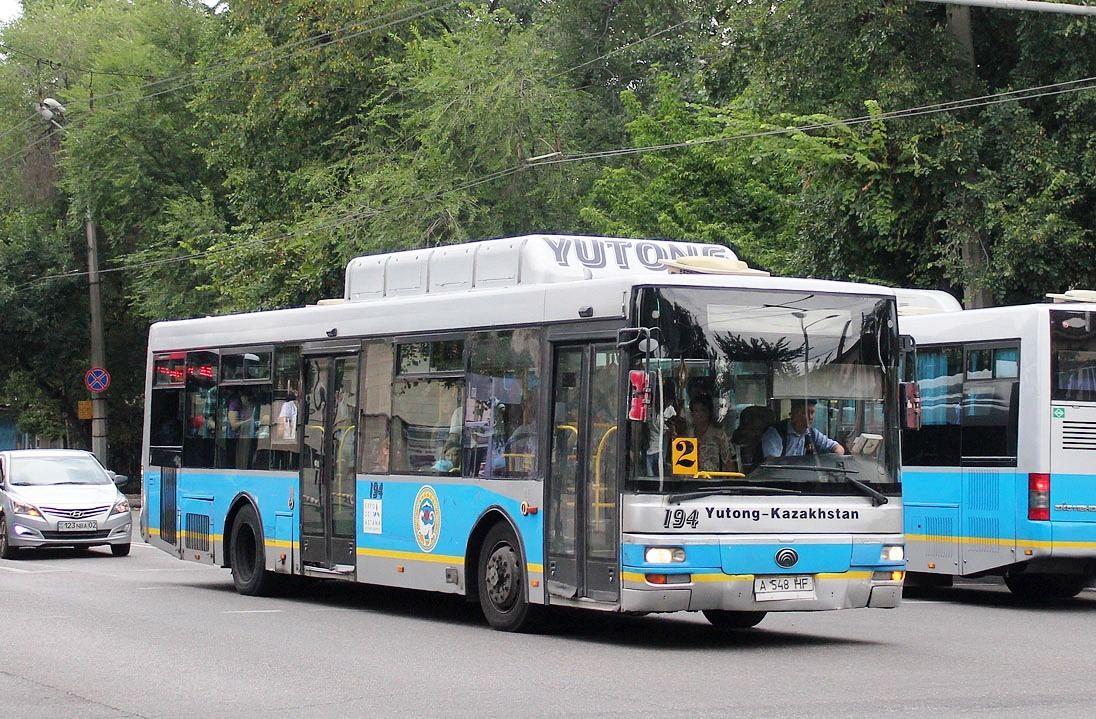 Алматы, Yutong ZK6120HGM № 194