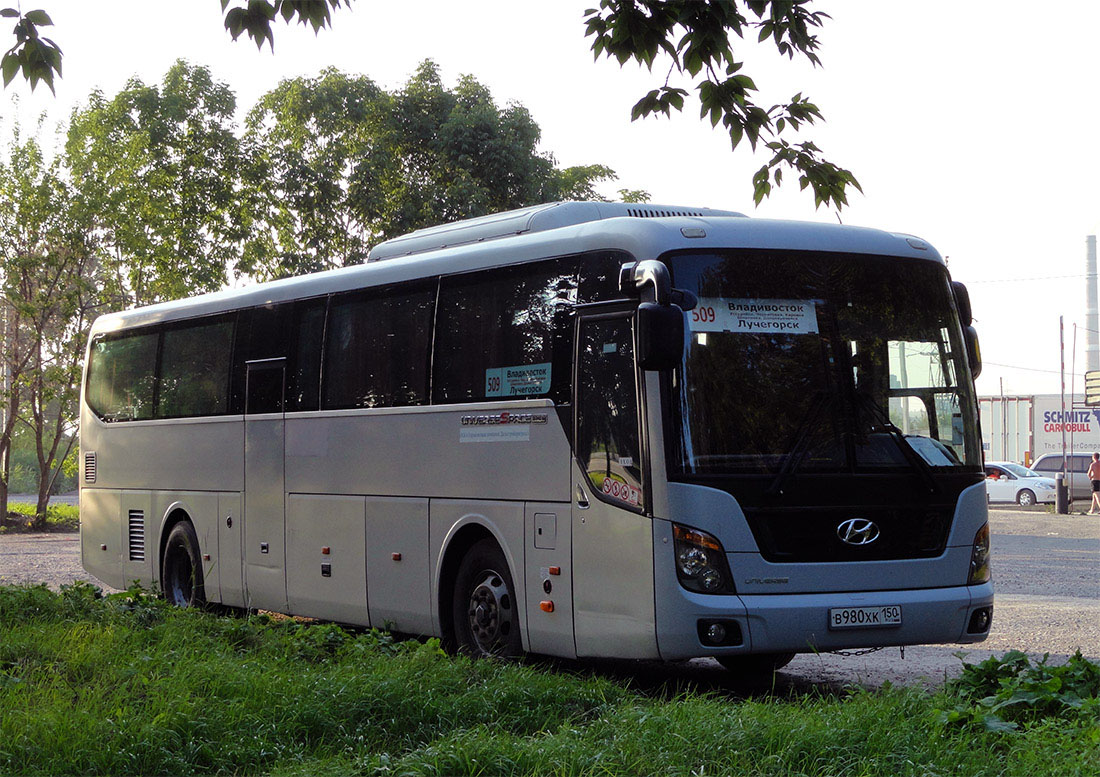 Приморский край, Hyundai Universe Space Luxury № В 980 ХК 150