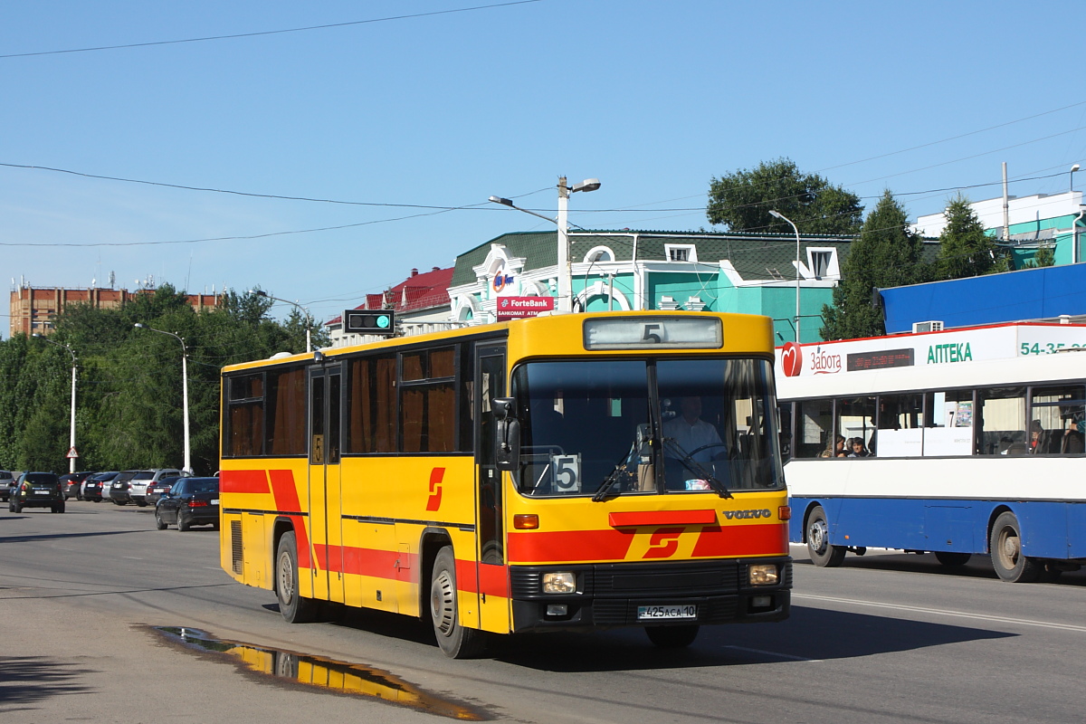 Автобусы костанай сегодня. Автобусы Костаная. Автобус Кустанай. Даблдекер Костанай.