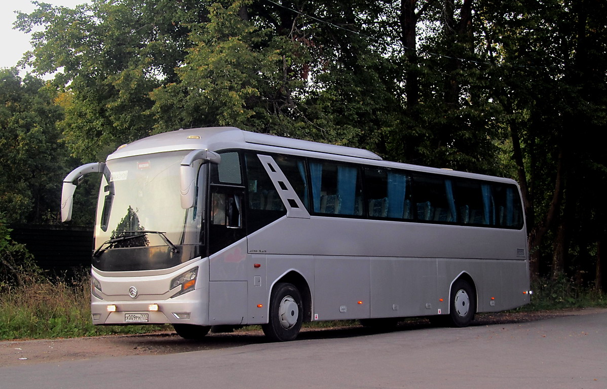 Москва, Golden Dragon XML6126JR № Х 009 РН 777