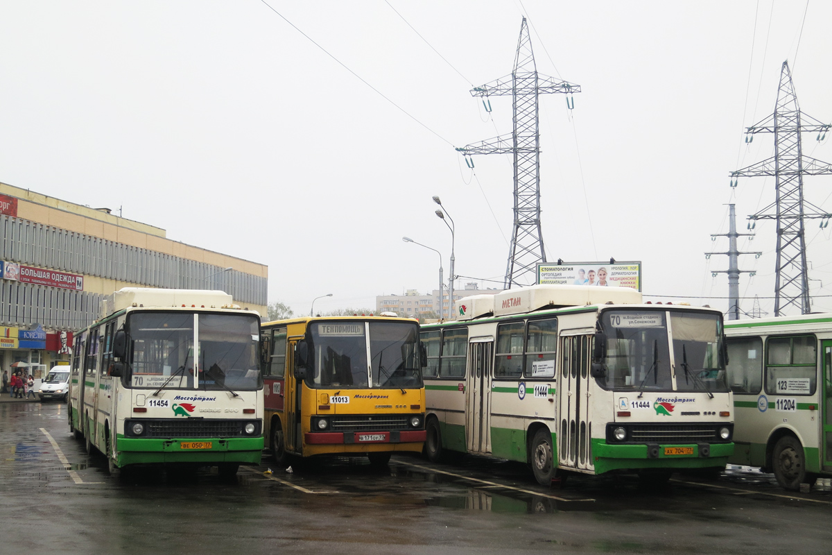 Москва, Ikarus 280.33M № 11454; Москва — Автобусные вокзалы, станции и конечные остановки