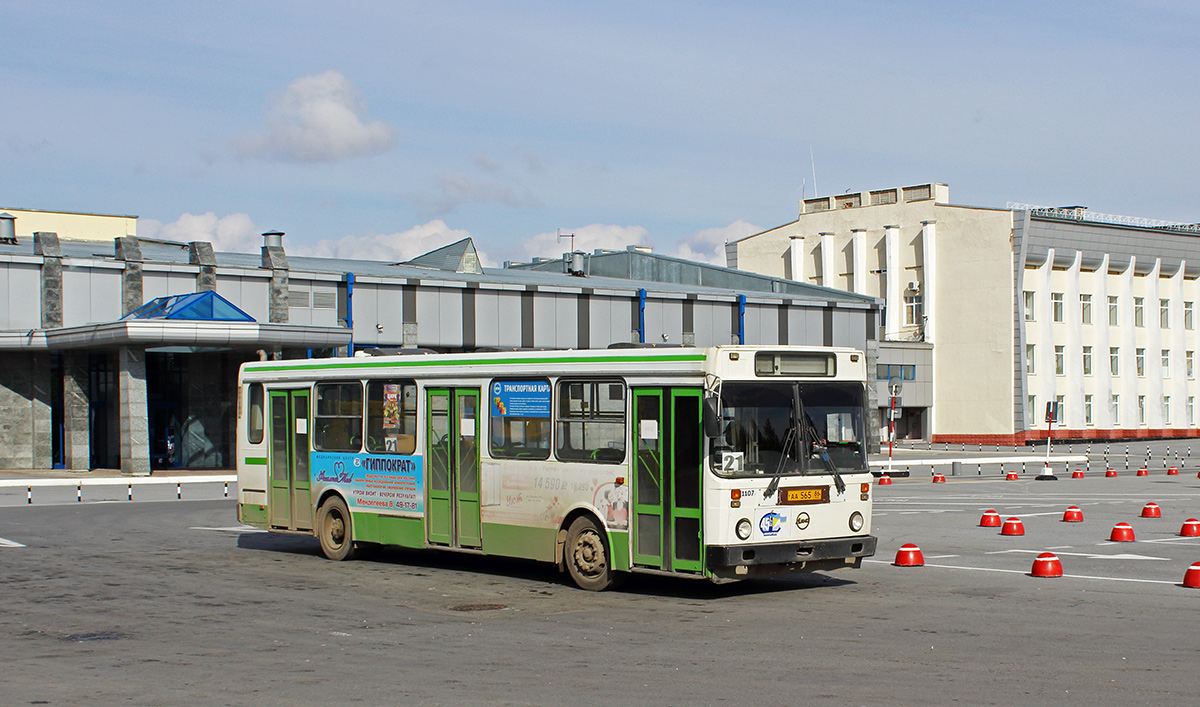 Ханты-Мансийский АО, ЛиАЗ-5256.30 № 1107