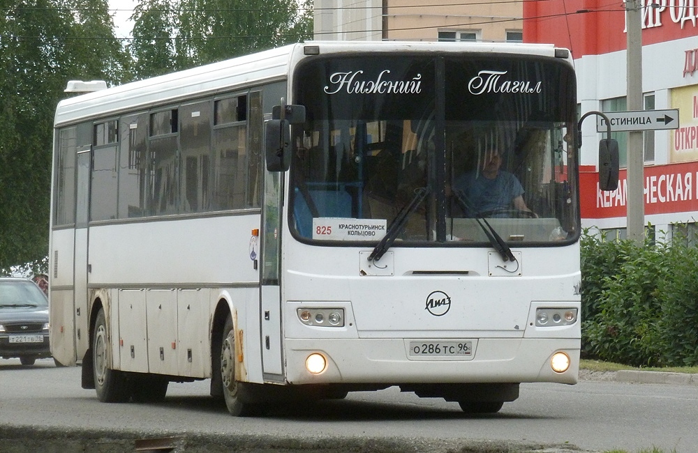 Sverdlovsk region, LiAZ-5256.23-01 (GolAZ) # 82