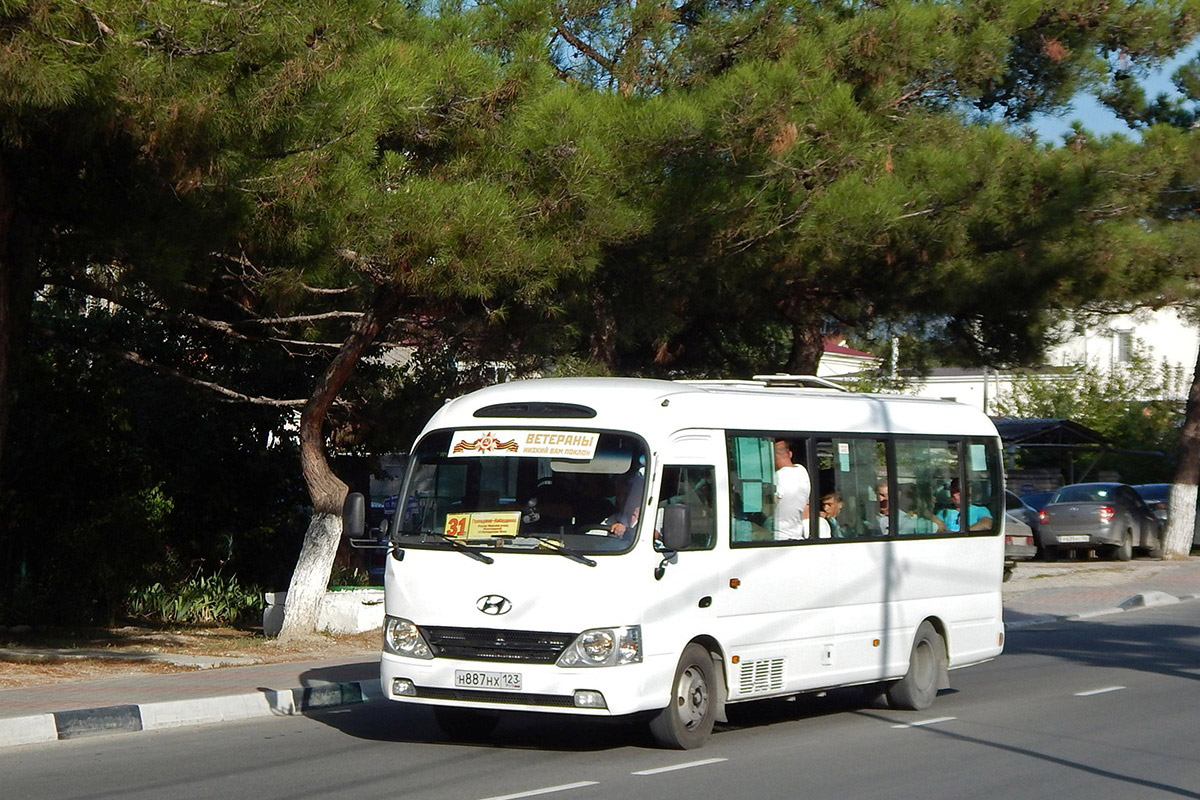 Краснодарский край, Hyundai County Kuzbass № Н 887 НХ 123