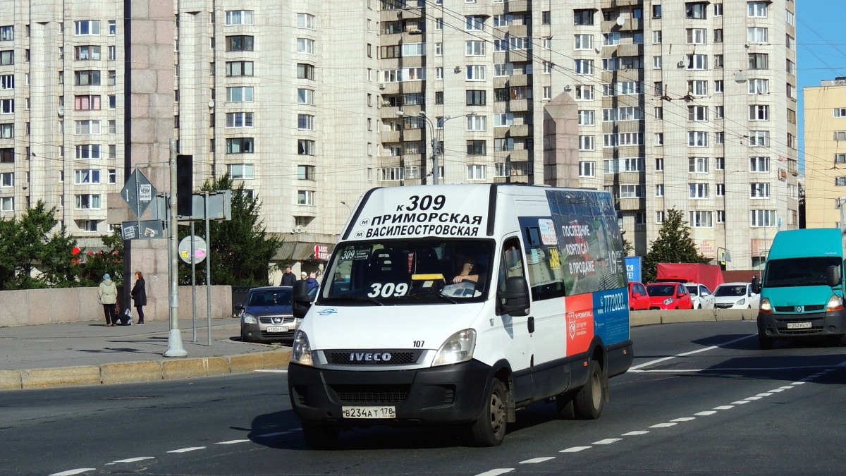 Санкт-Петербург, Нижегородец-2227UT (IVECO Daily) № 107