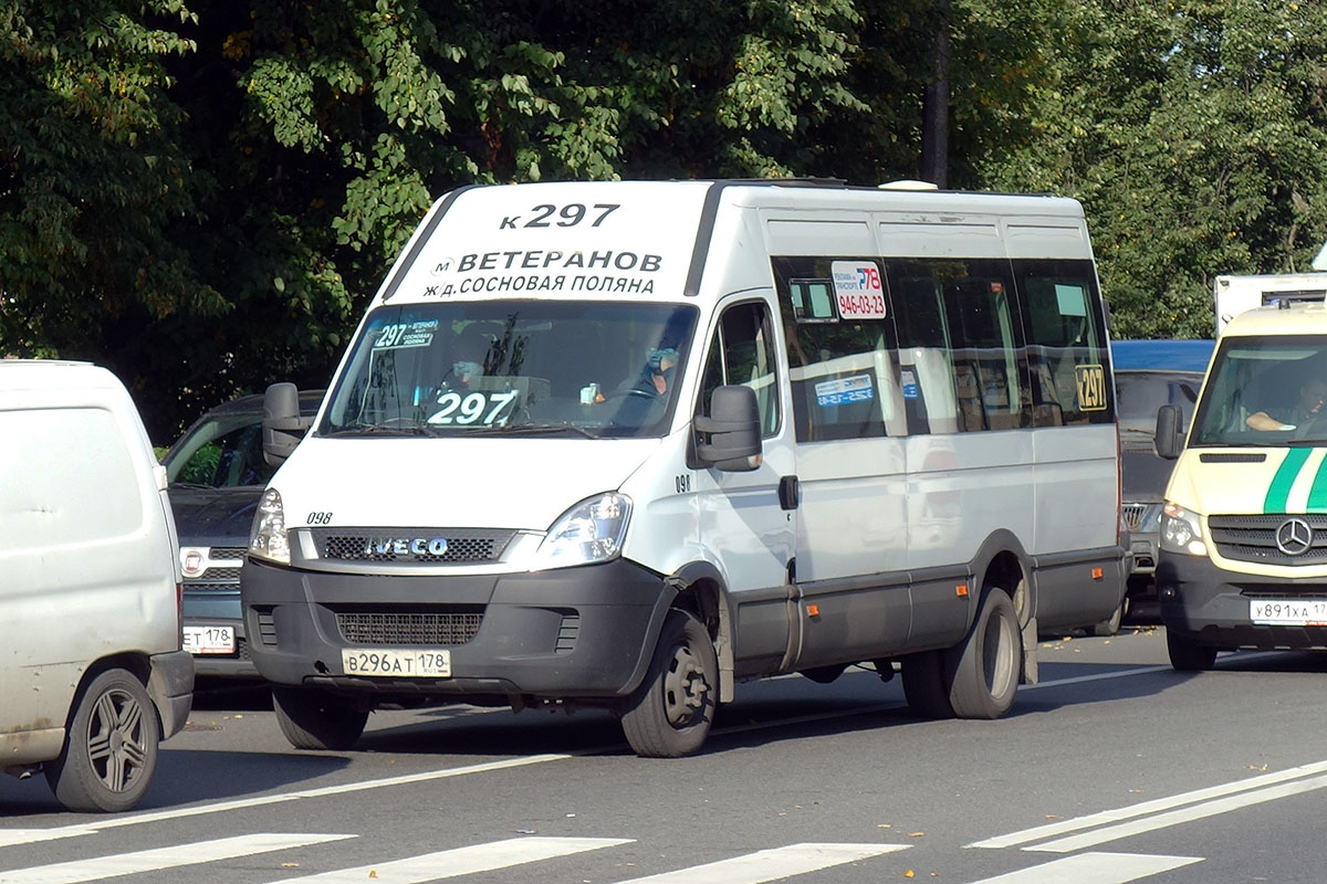 Sankt Petersburg, Nizhegorodets-2227UT (IVECO Daily) Nr 098