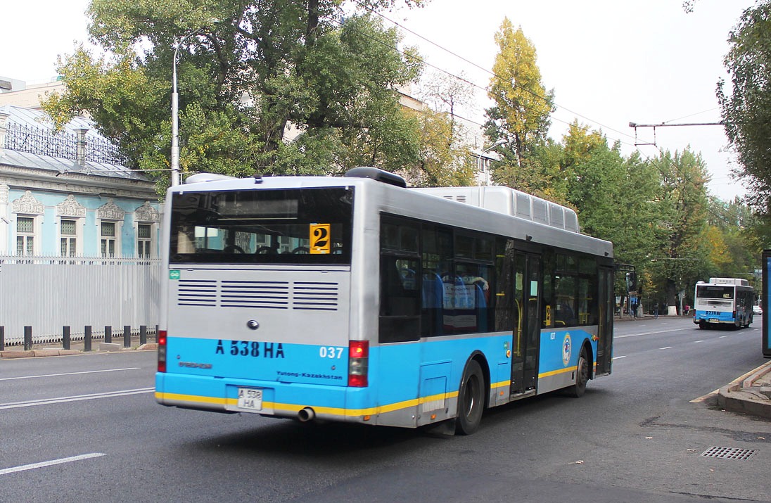 Алматы, Yutong ZK6120HGM № 037