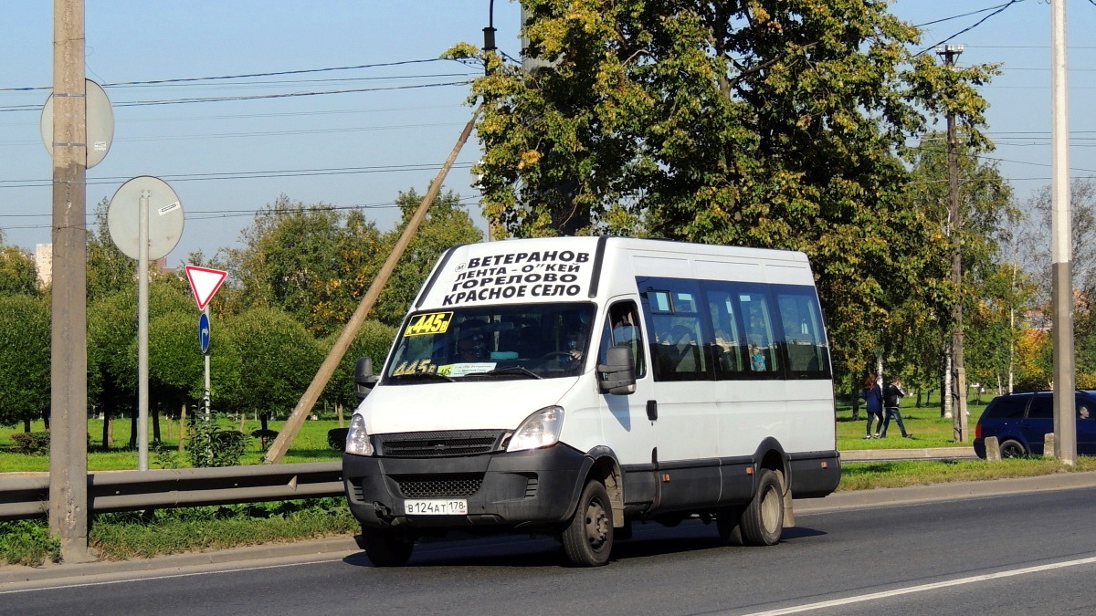 Санкт-Петербург, Нижегородец-2227UT (IVECO Daily) № В 124 АТ 178