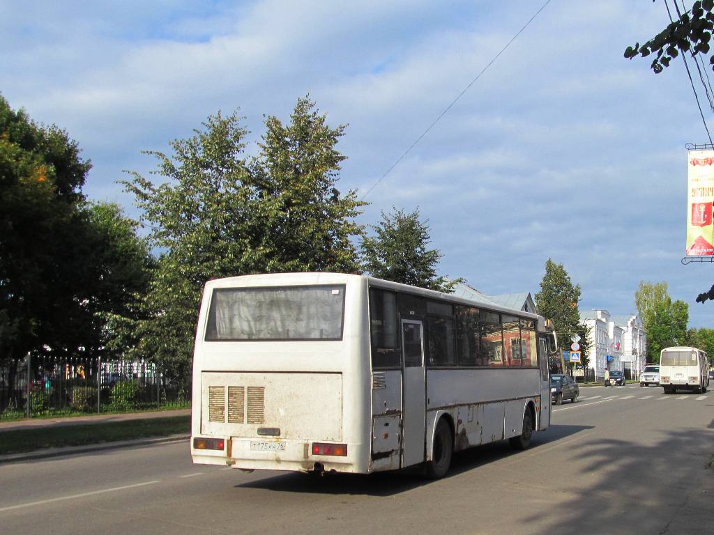 Ярославская область, КАвЗ-4238-00 № Т 175 КН 76