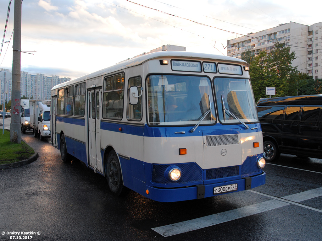 Moskva, LiAZ-677M (ToAZ) č. О 300 ВР 777