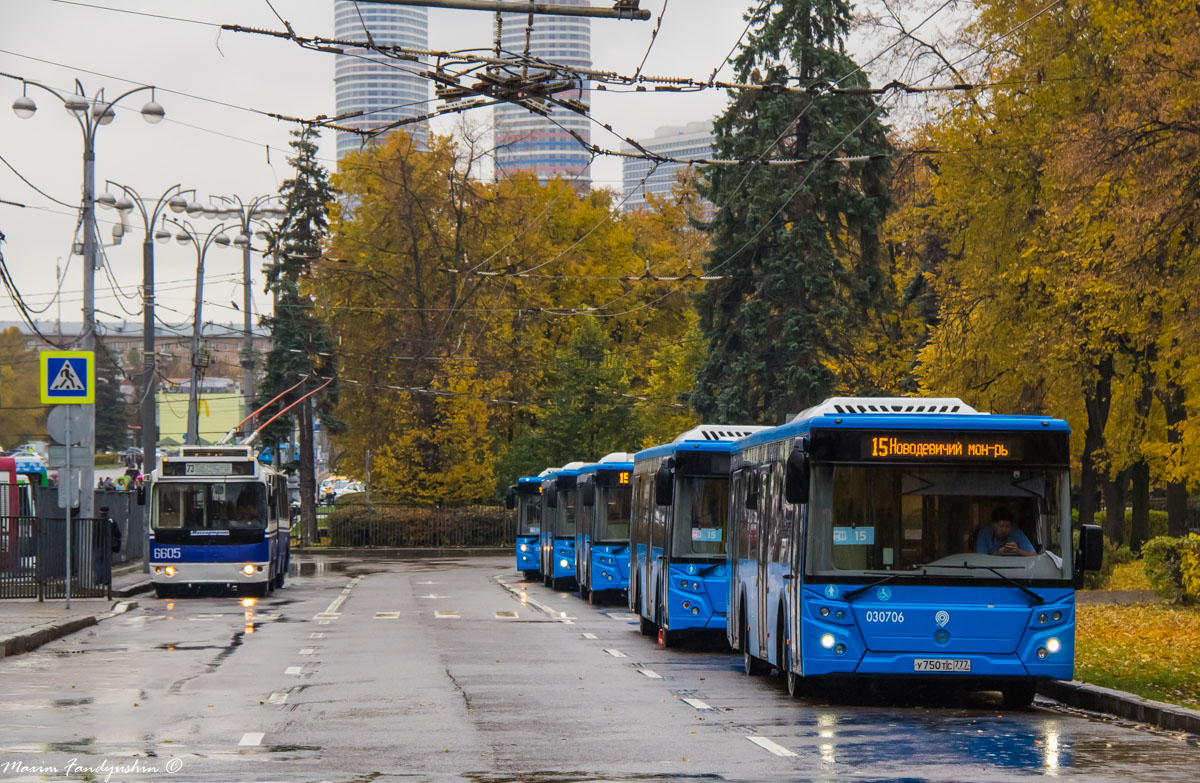 Москва, ЛиАЗ-5292.22 (2-2-2) № 030706; Москва — Автобусные вокзалы, станции и конечные остановки