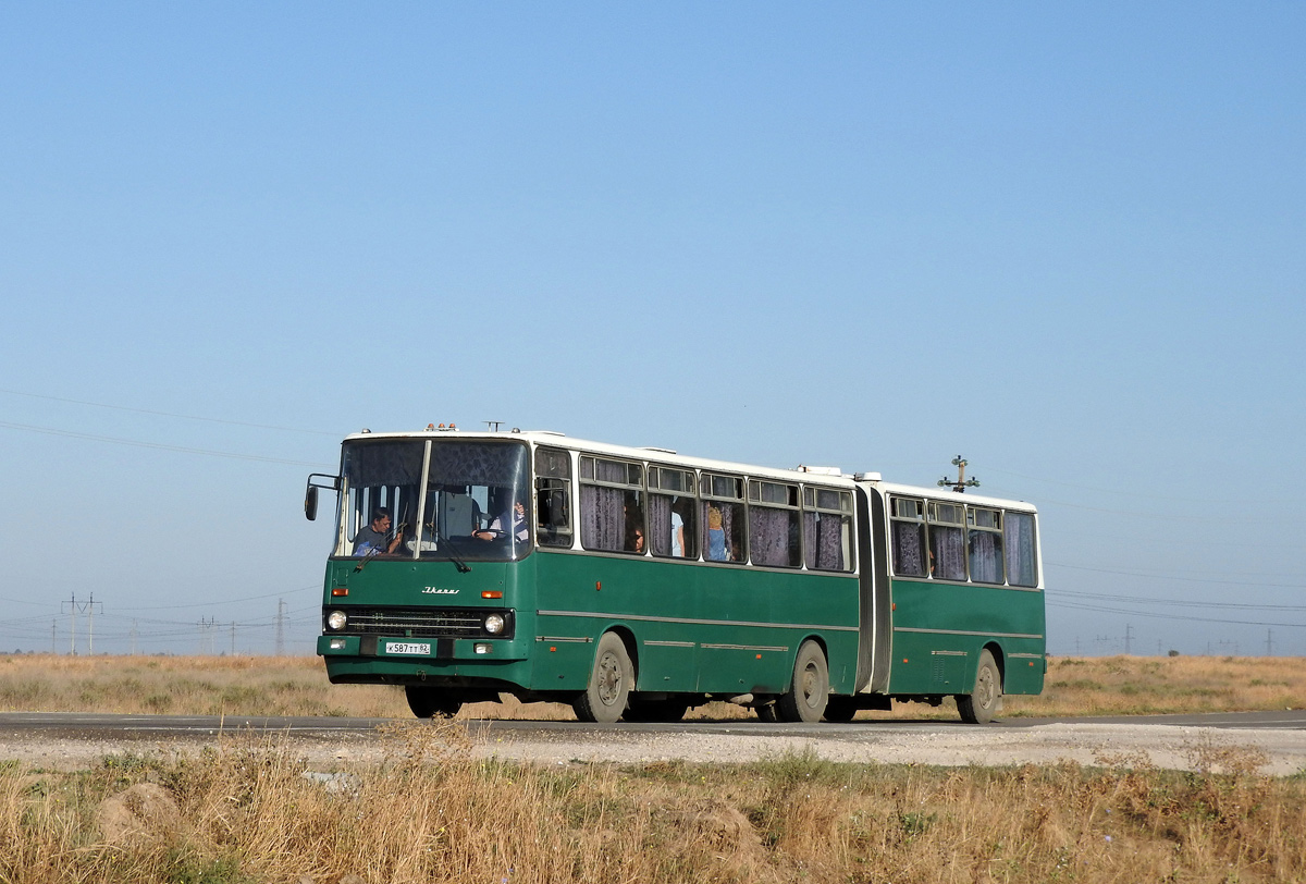 Автобусы старый крым. Икарус Крым. Новая Каховка Крым автобус.