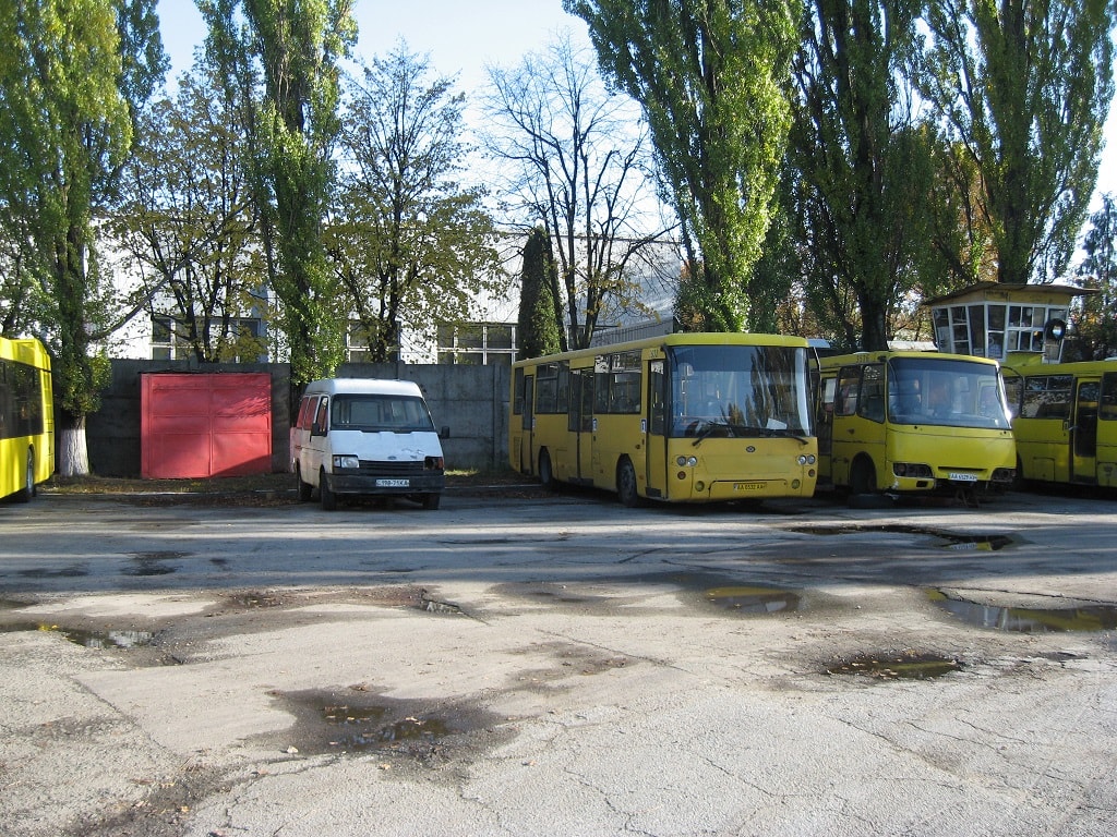 Kijev, Ford Transit sz.: 0571*; Kijev, Bogdan A1445 sz.: 2501; Kijev, Bogdan A09201 sz.: 3576; Kijev — Miscellaneous photos