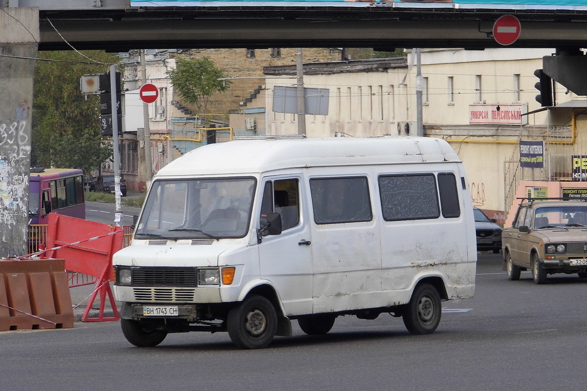 Одесская область, Mercedes-Benz T1 207D № BH 1743 CH