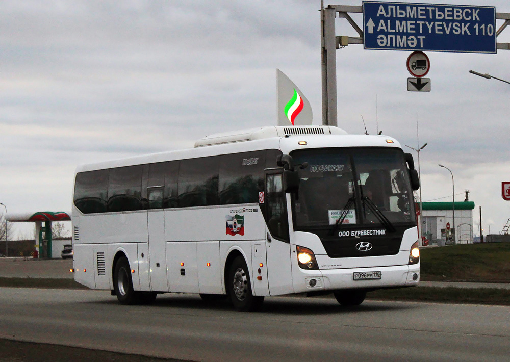 Татарстан, Hyundai Universe Space Luxury № Р 096 РР 116