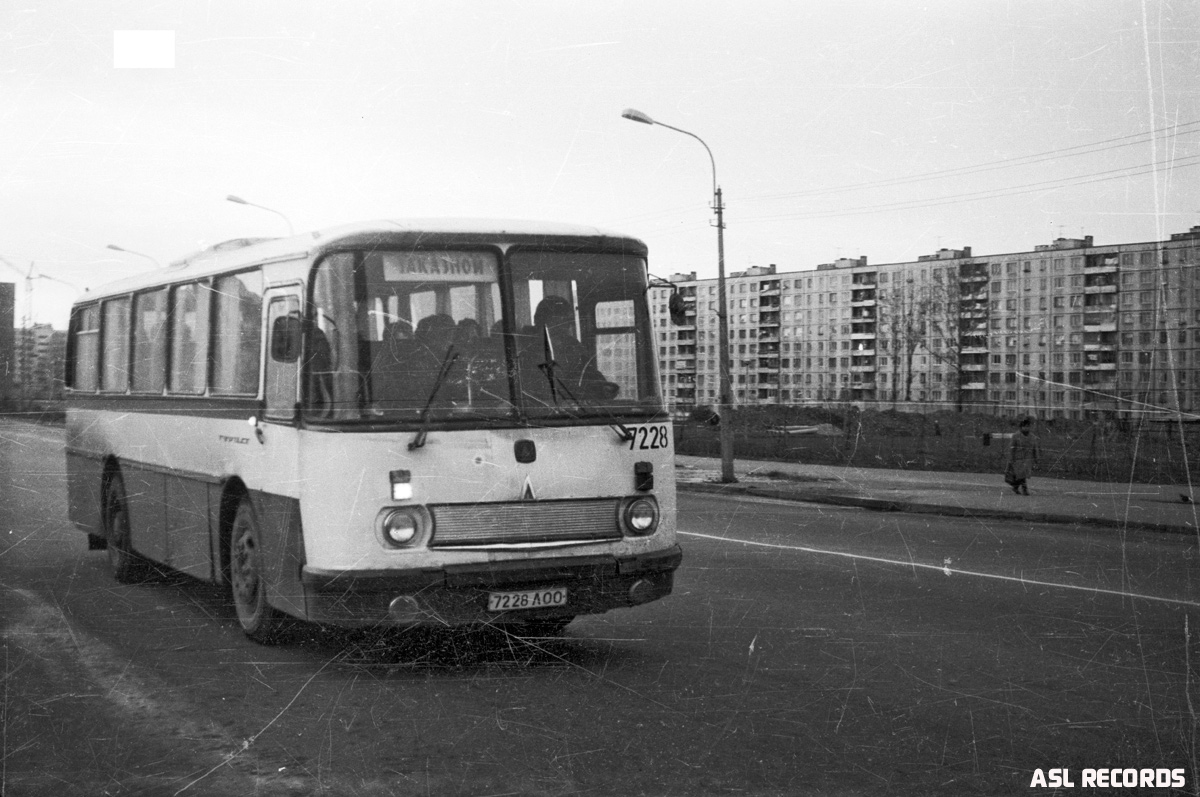 Saint Petersburg, LAZ-697R # 7228