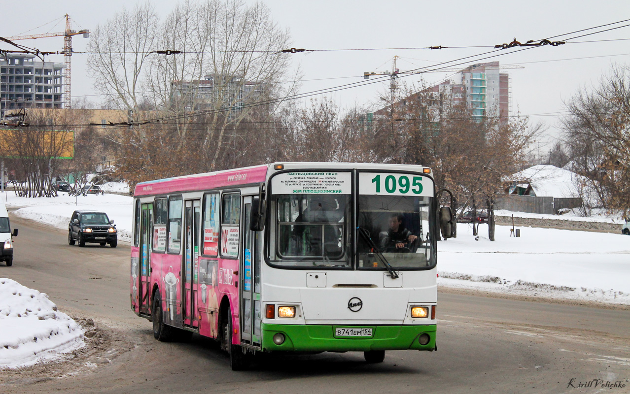 Новосибирская область, ЛиАЗ-5256.35 № В 741 ЕМ 154