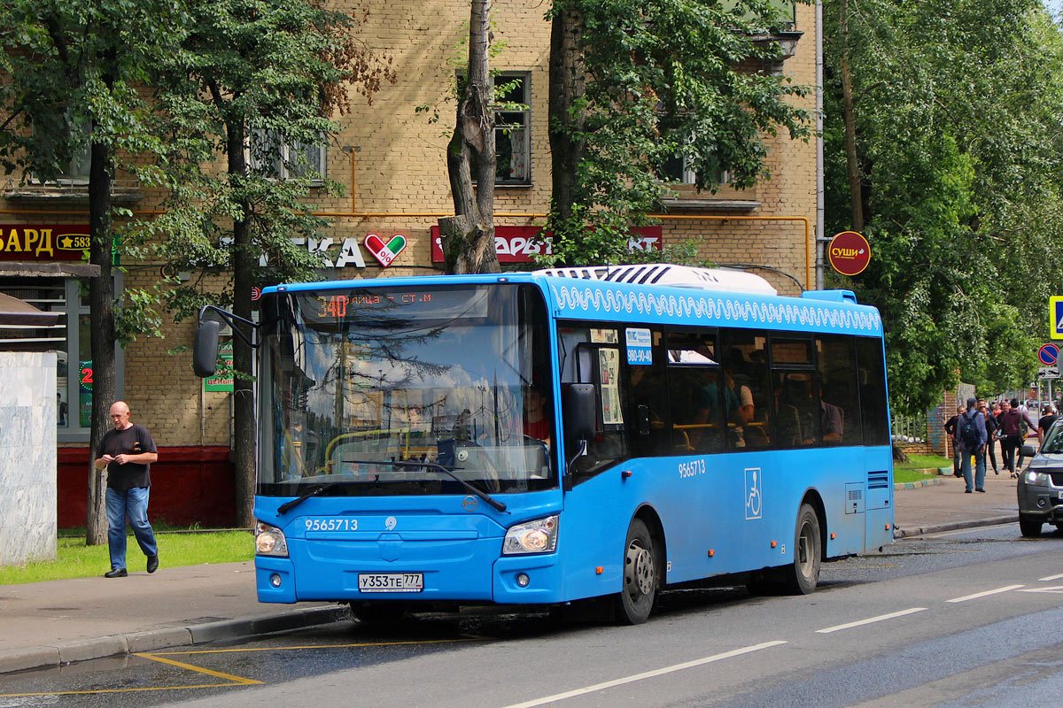 Moskau, LiAZ-4292.60 (1-2-1) Nr. 9565713