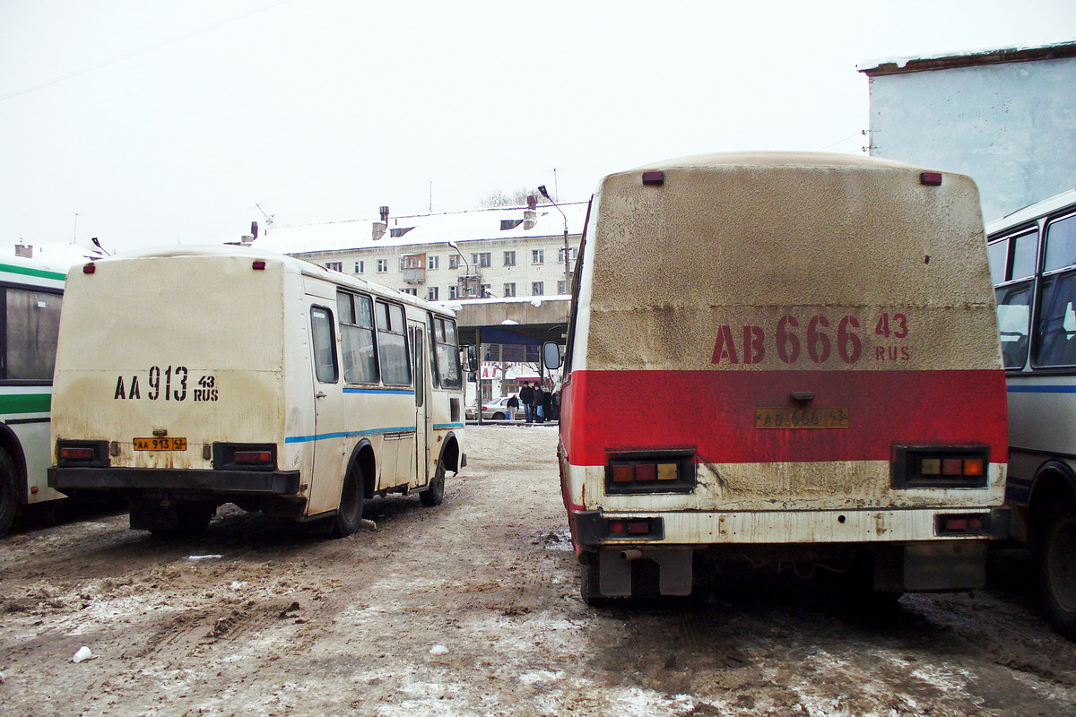 Кировская область, ПАЗ-3205-110 № АА 913 43; Кировская область, ПАЗ-3205 (00) № АВ 666 43