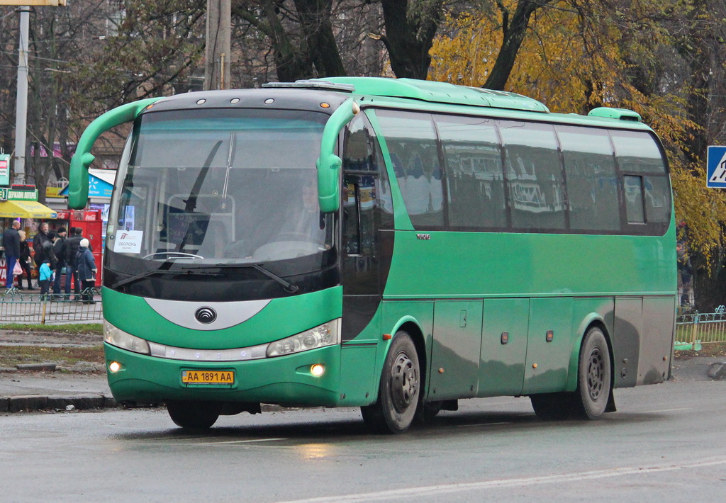 Киев, Yutong ZK6100HB № AA 1891 AA