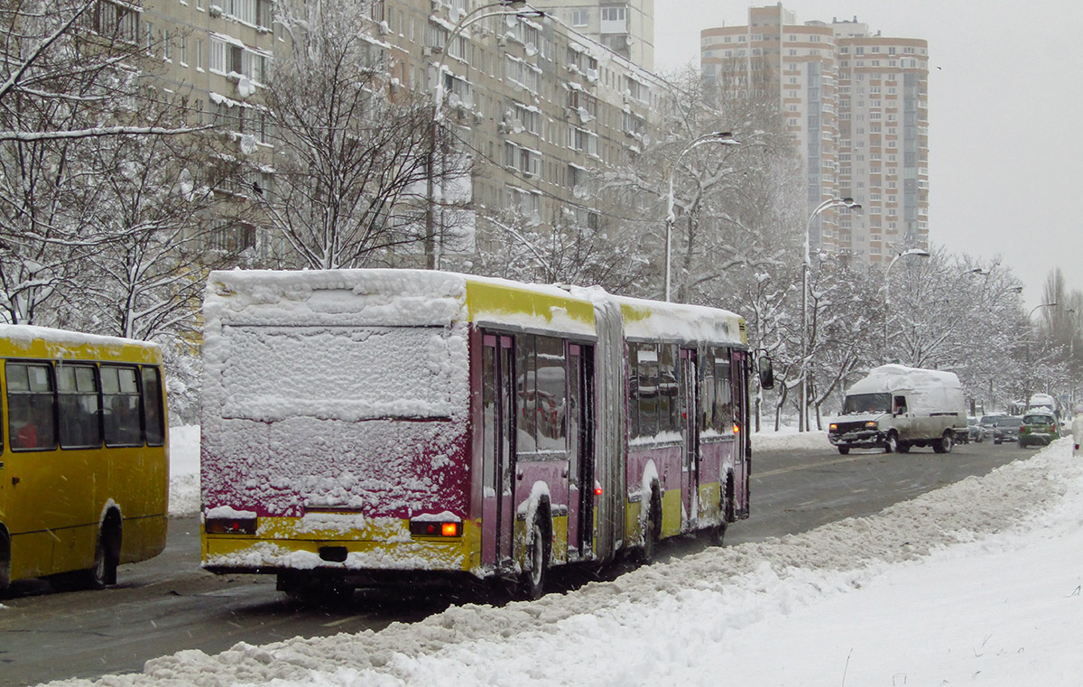 Киев, МАЗ-105.060 № 4704