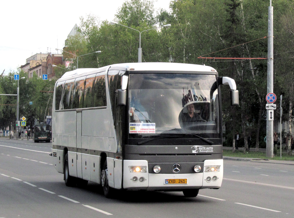 Ростов кишинев. Автобусы Кишинев. Автобус Курск Липецк. Липецк Кишинев автобус. Автобус Кишинёв Монтенегро.