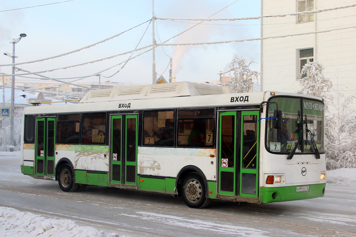 Sacha (Jakucja), LiAZ-5256.57 Nr В 991 ЕС 14