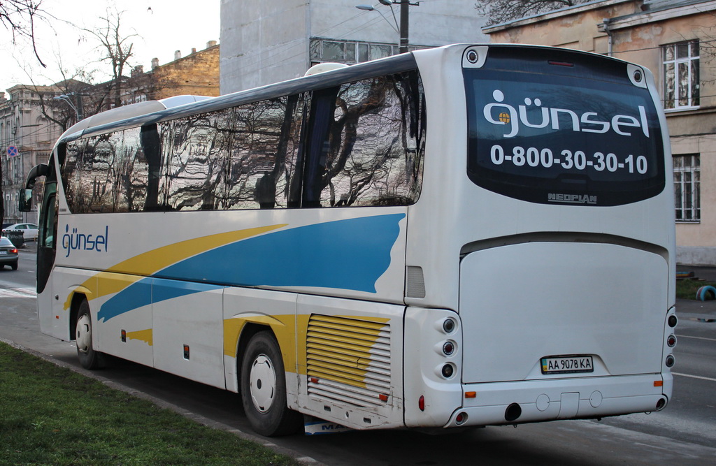 Киев, Neoplan P21 N2216SHD Tourliner SHD № AA 9078 KA